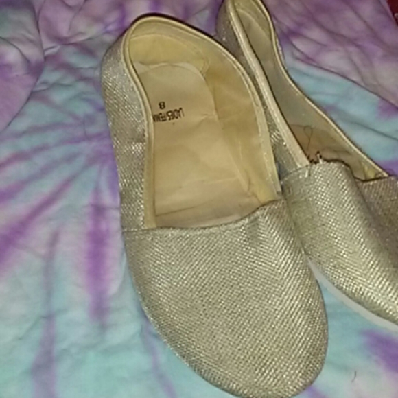 Shoes - Picture 3 of 3